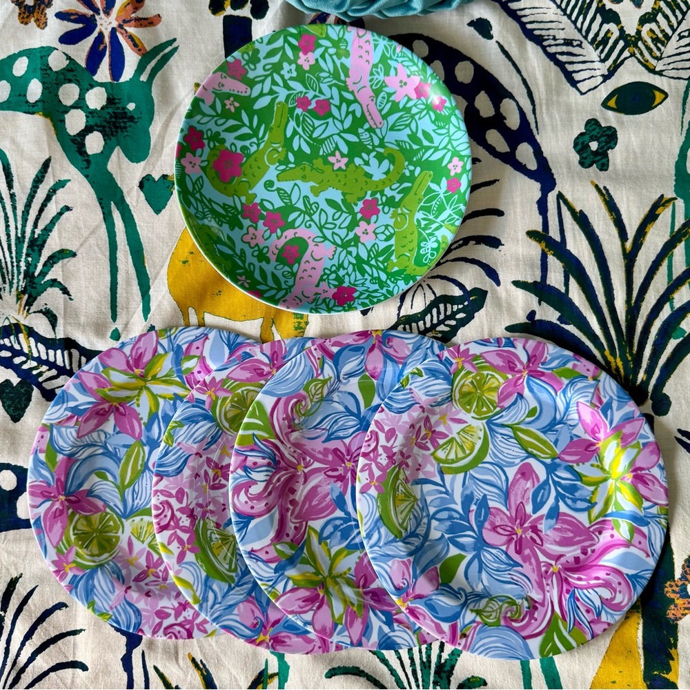 Set of 5 Lilly Pulitzer Small Plastic Plates